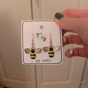 Bee 🐝 happy earrings
